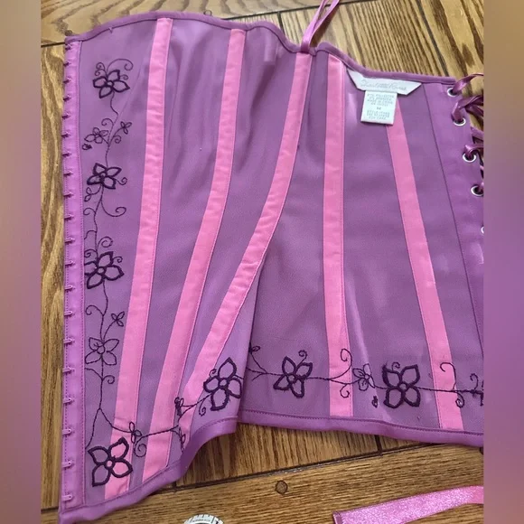 Charlotte Russe Plum Corset Top with Embroidery - Picture 5 of 9